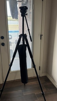 Dynex DX-MW010 Camera Tripod w/ Carrying Case — photo 1